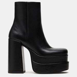 Steve Madden Cobra Platform Boots